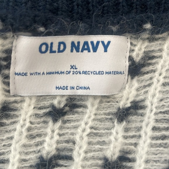 Old Navy Fair Isle Holiday Cardigan Sweater – XL Cozy Knit Button Front - Picture 7 of 8